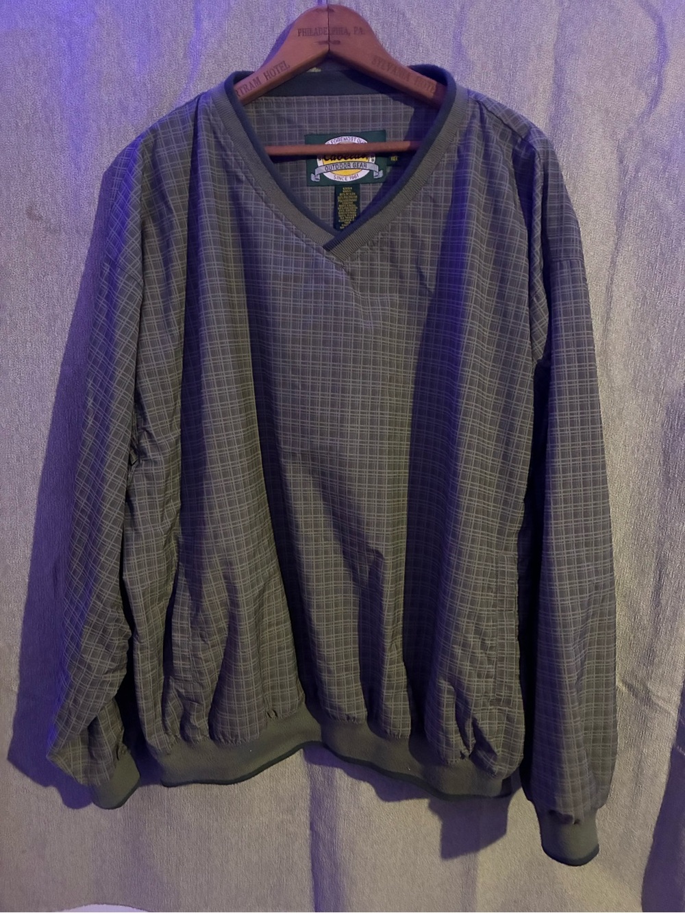 Cabela's Olive Green Men's V-Neck Sweater size XL